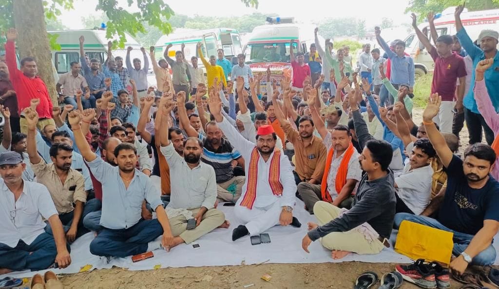 Workers staged a sit-in by stopping 65 ambulances at the Health Minister's college