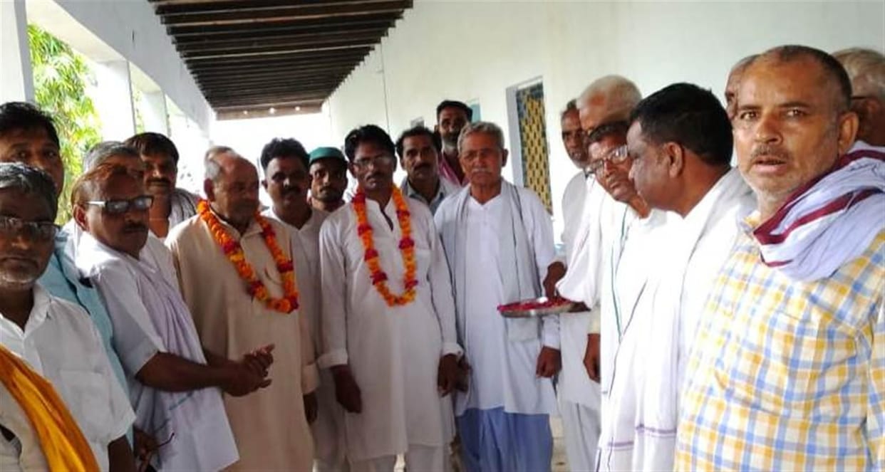 Hathras: If certificates are not issued, Dhangar society will boycott elections