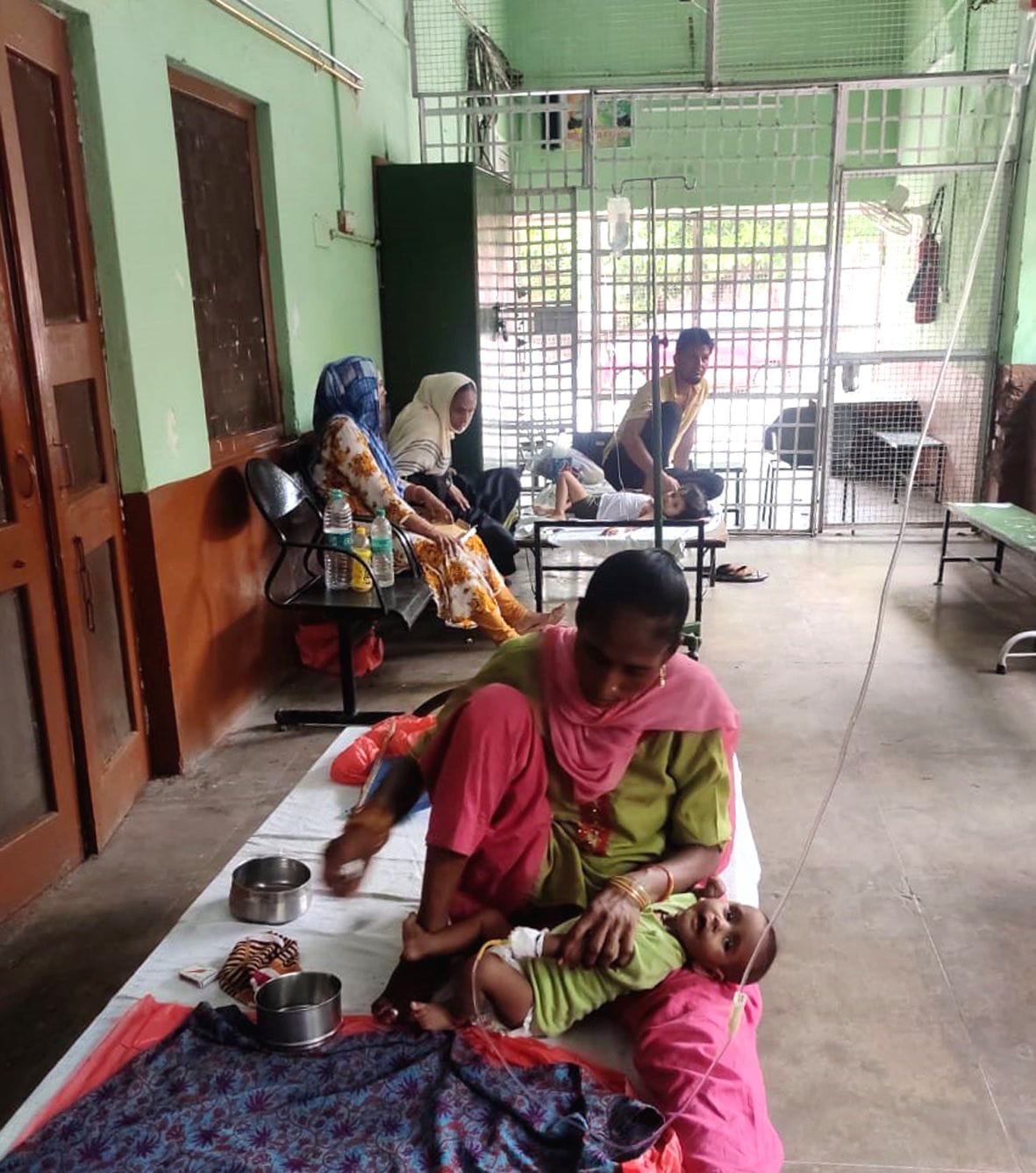 Children getting sick to drink polluted water in Aligarh's Jeevangarh, district hospital's child Bard Full