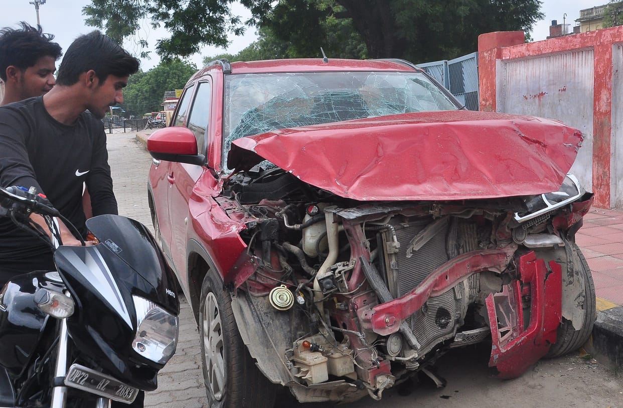 Car collided with coach of Malda Town Express, railroad stalled for one hour