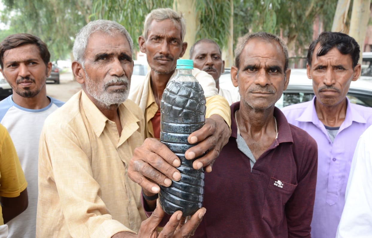 people protest due to morbid water supply