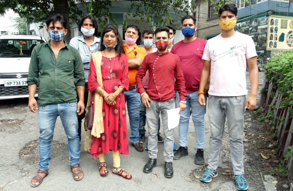 A grade artists of Chamba should be given a chance to perform, Delegation of Folk Artists Association Chamba raised the demand from the Deputy Commissioner