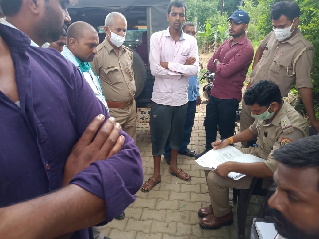 Suspicious death of lady who got love marriage four years ago in sonebhadra father accused dowry murder