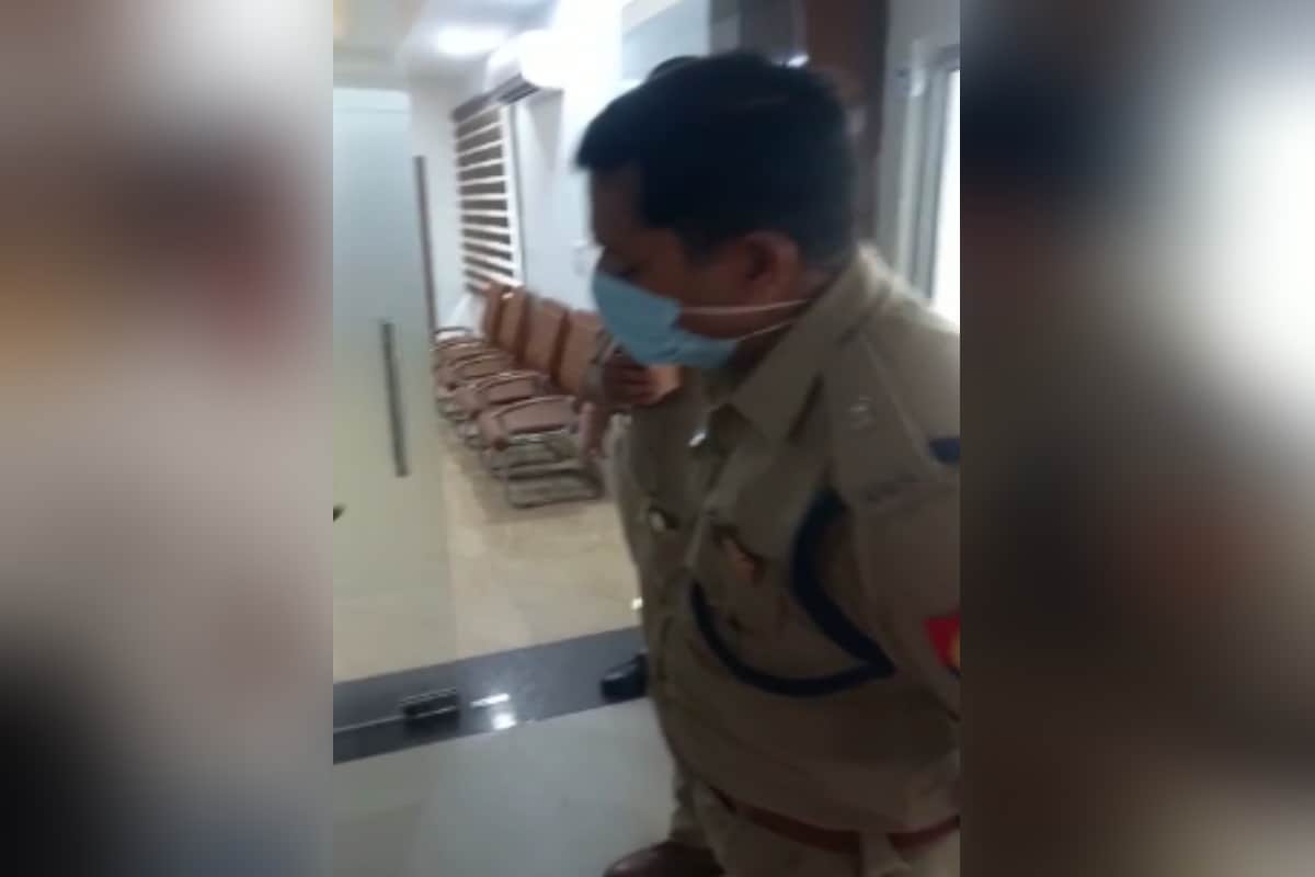 UP News: A young man committed suicide by consuming poison in the SSP office in Meerut