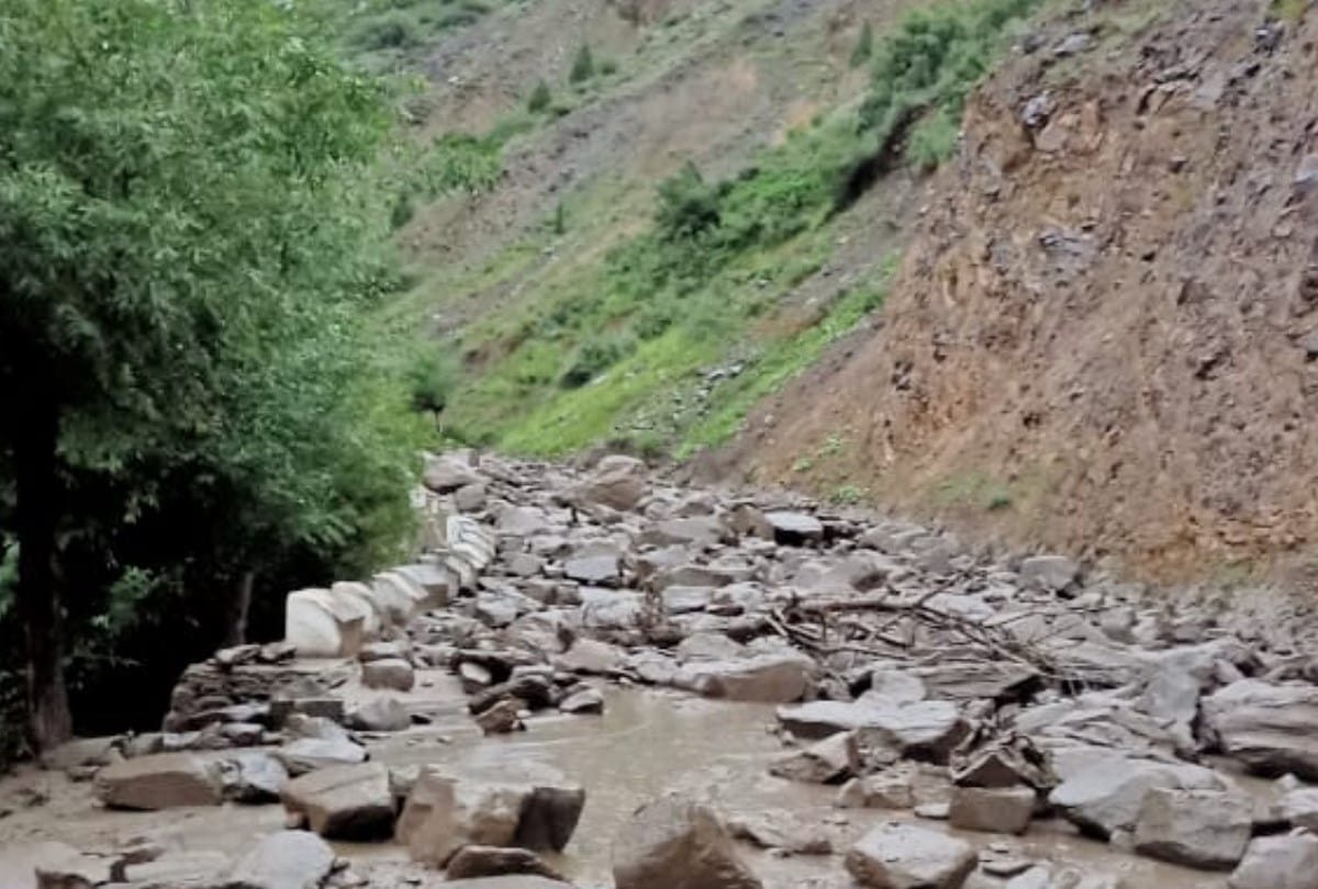 weather update himachal: manali leh road closed landslide in lahaul spiti 60 tourist vehicles stranded