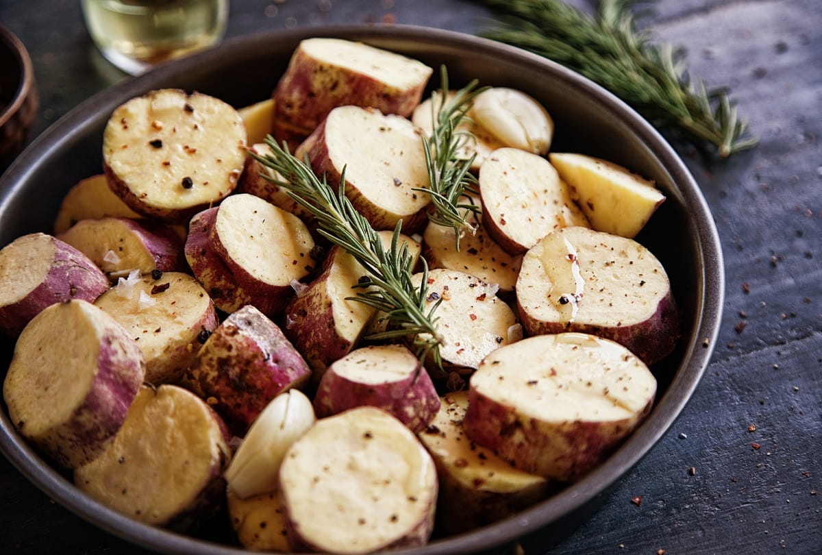 Food tips tasty and healthy Spicy Garlic Potato Recipe will be ready soon