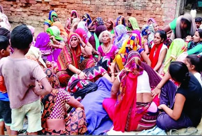 Two brothers died by drowning in a pit filled with water in Mainpuri