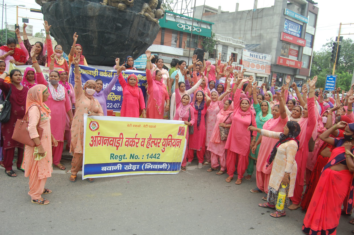 Anganwadi workers demonstrated at Pehowa Chowk