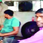 पुलिस बूथ में बीयर पार्टी