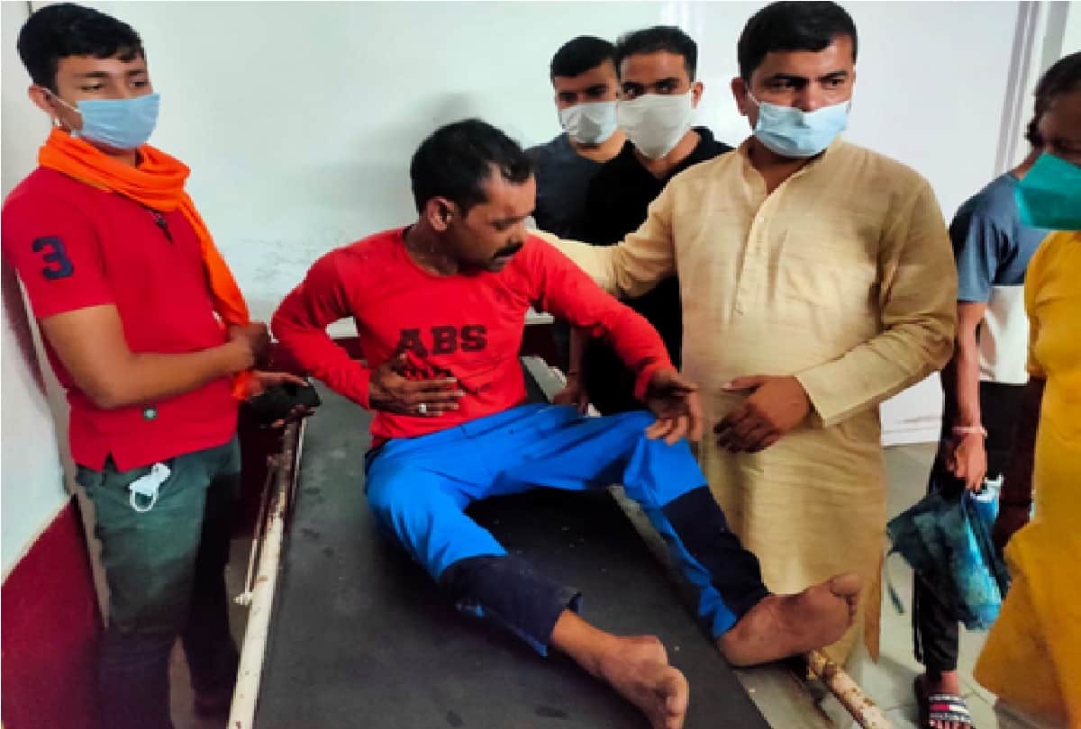 Accident in Billawar: Minibus full of passengers overturned at zero turn, 25 passengers injured