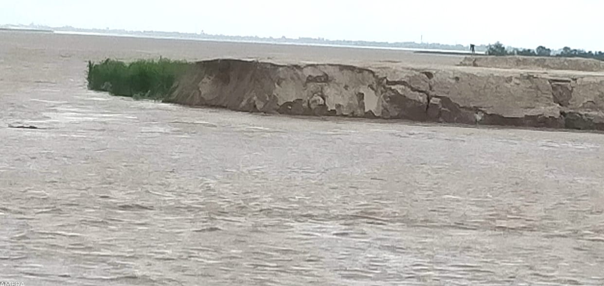The water level started decreasing, the erosion intensified, still three-four settlements are surrounded by water