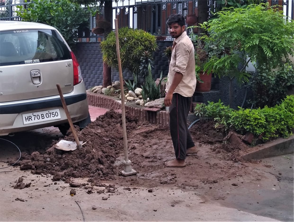 Telephone company is digging pits in the city keeping the rules, people are facing problems
