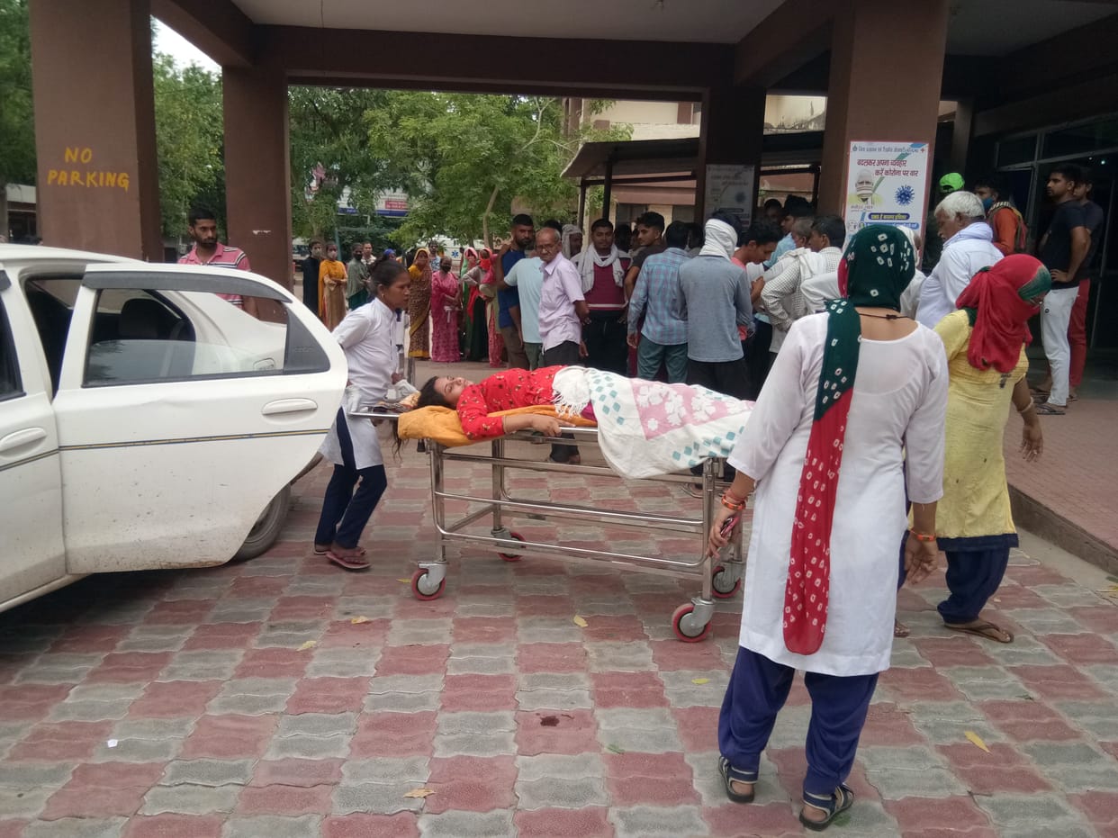 The child was given birth in the car