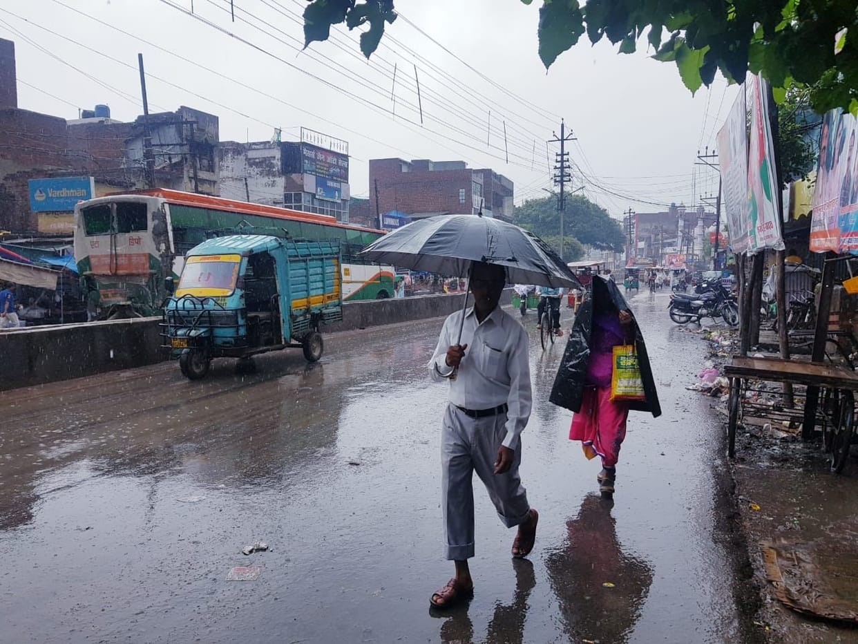 drizzle from night to morning and drizzle in the afternoon
