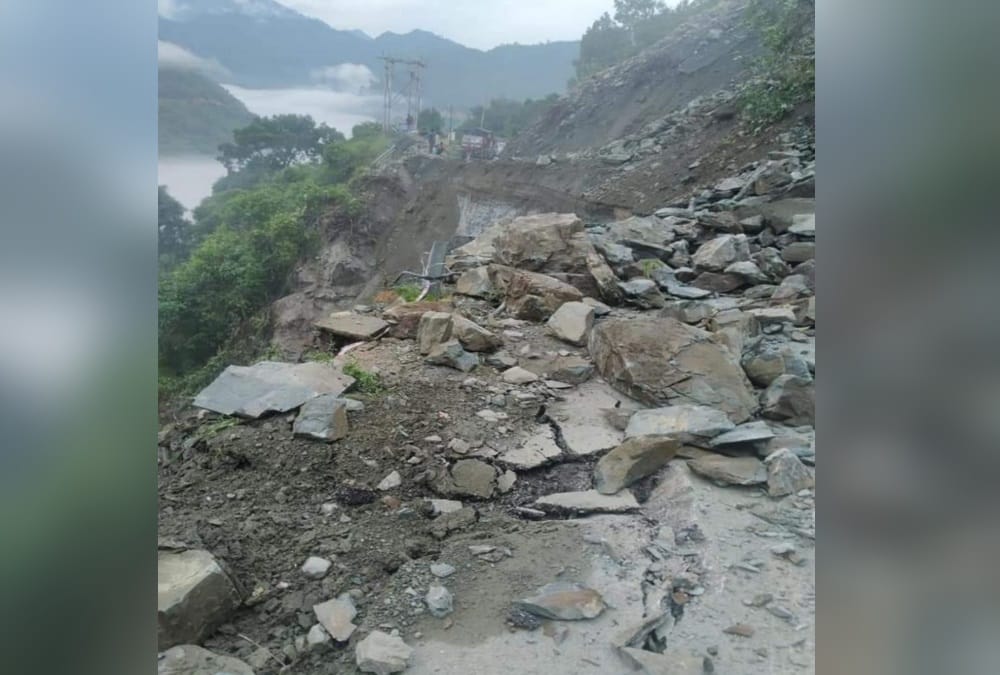 Badrinath Highway: Explosion of Train tunnel is reason for  landslide