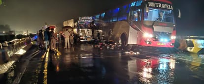 Barabanki Road Accident: Truck Rammed Into Double Decker Bus On Ayodhya Highway, 18 People Died