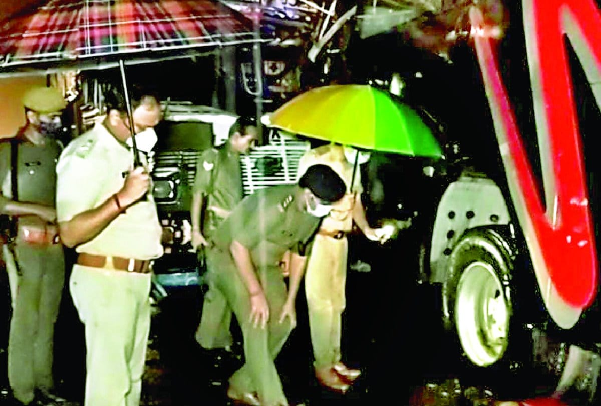 Barabanki accident: 135 passengers were carrying a capacity of 85, some lost brother and some father, see photos