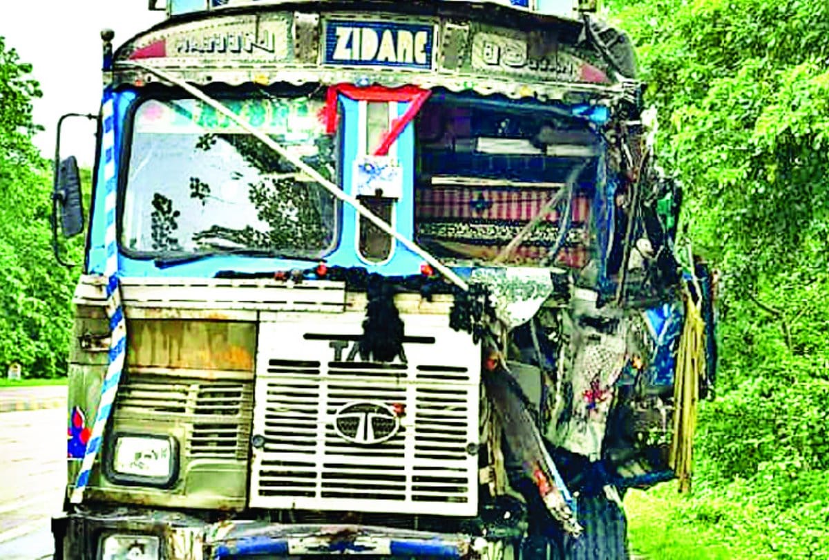 Barabanki accident: 135 passengers were carrying a capacity of 85, some lost brother and some father, see photos