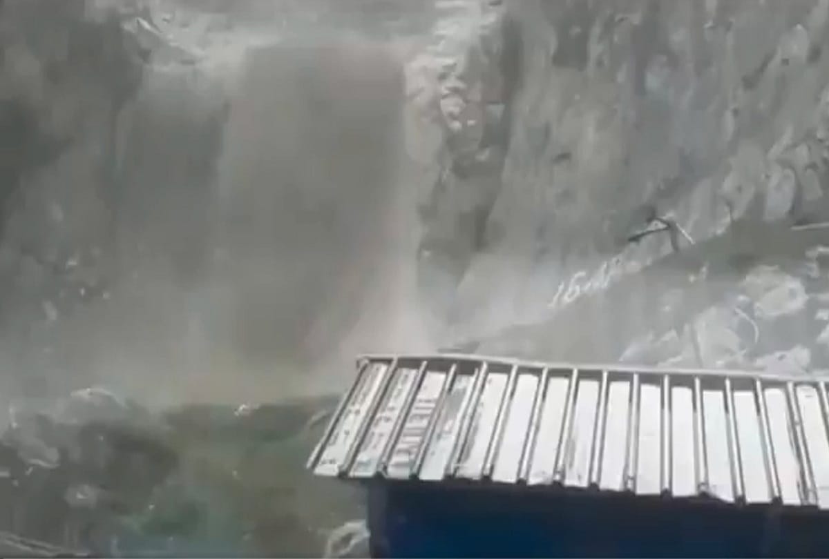 Cloudburst at Holy Amarnath Cave Two SDRF teams rushed to Holy Cave