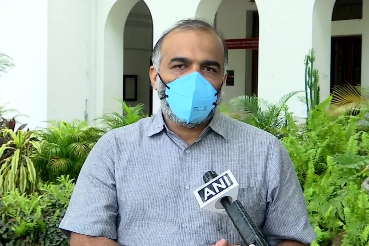 Kerala COVID expert committee member Dr Anish demands high vaccination in state citing ICMR sero survey news in Hindi