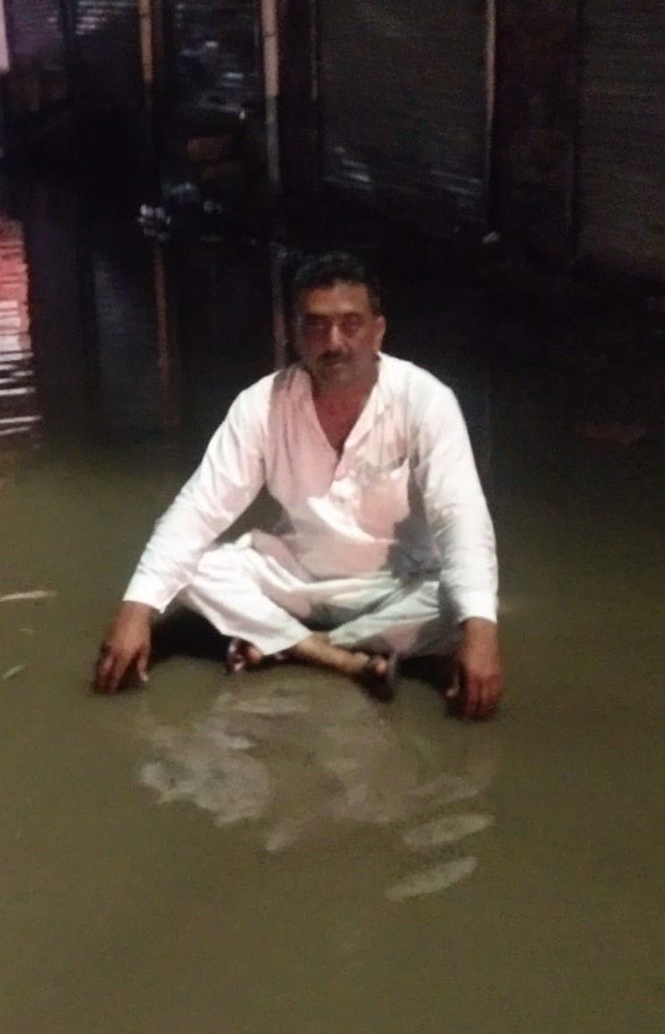 Angry councilors sat for 12 minutes amid waterlogging