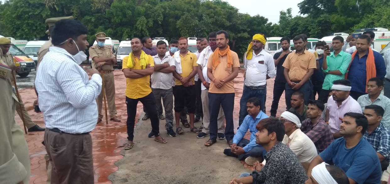 Weeping drivers handed over the keys of the ambulance to the CMO