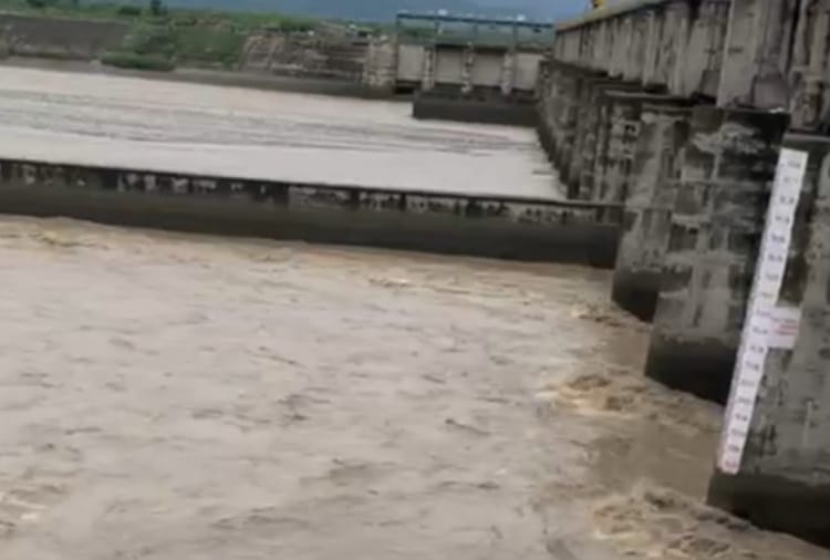 Water level of Yamuna River reached near Danger Mark Due to Heavy Rain in Himachal Pardesh