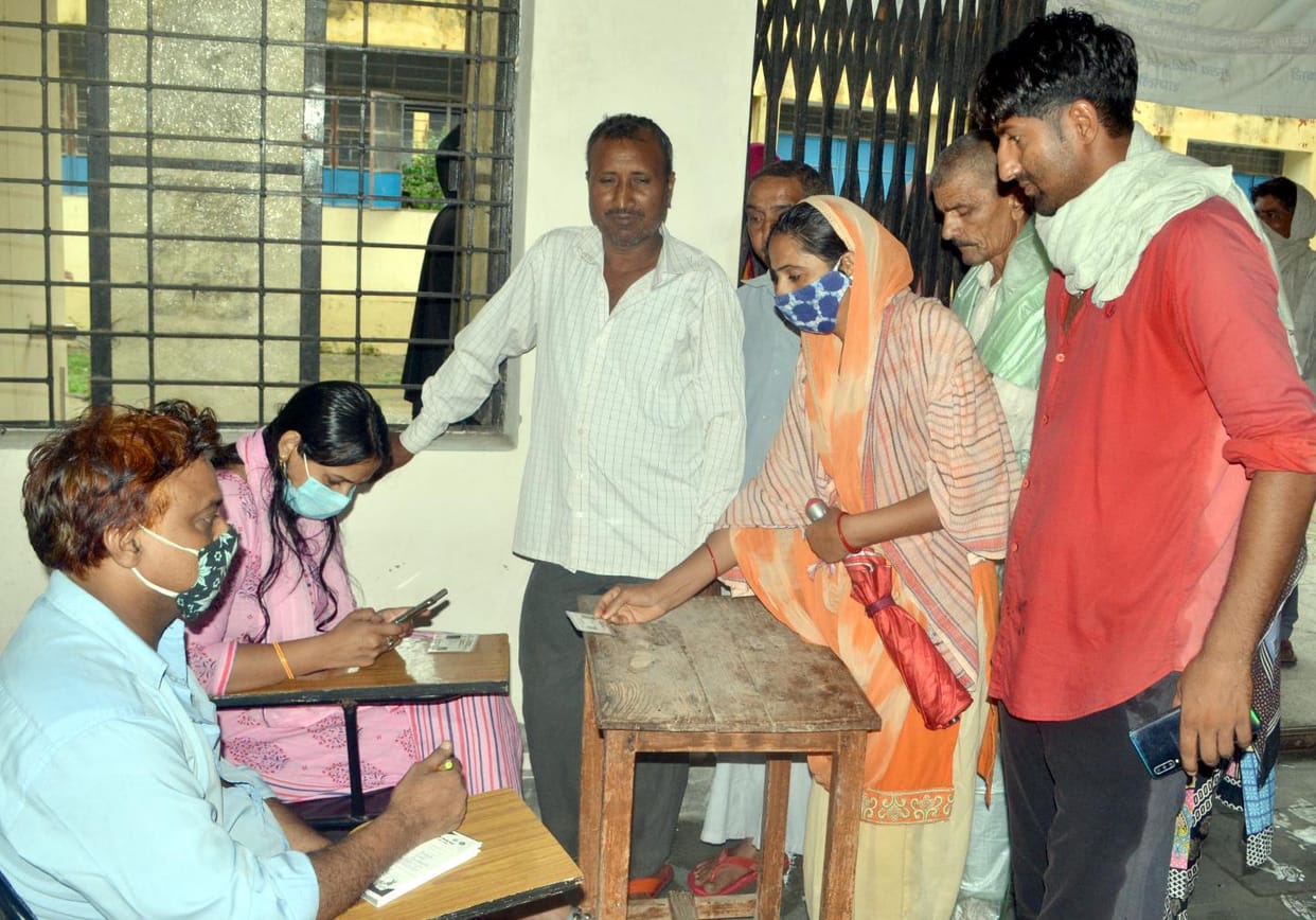 1490 people got vaccines in the district