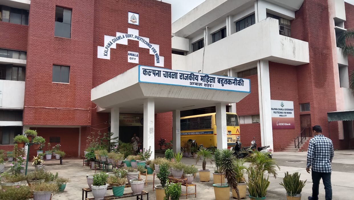 16 girl students of Kalpana Chawla Polytechnic got scholarship of Rs 8 lakh