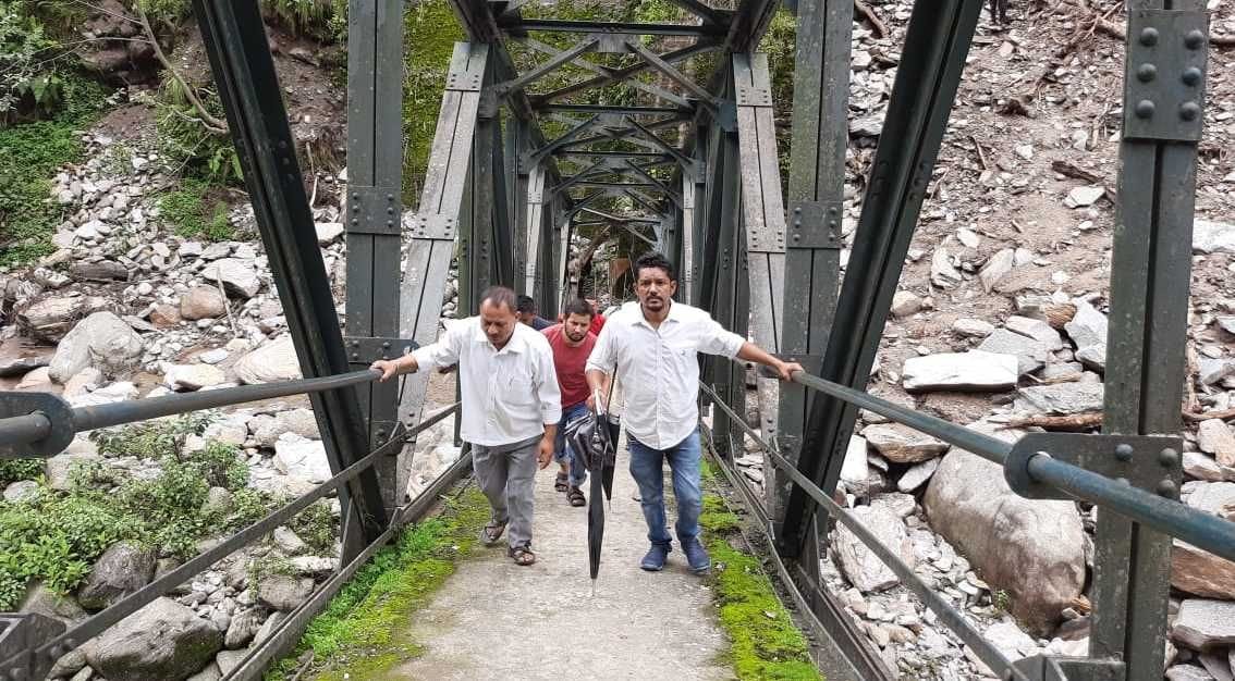 Even after nine days there was no smooth traffic on the Kapkot-Karmi motorway