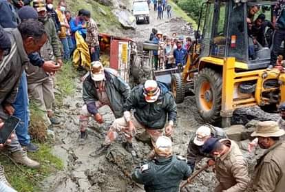 flash flood in Lahaul spiti Himachal Pradesh seven bodies recovres rescue operation by ITBP BRO and Police