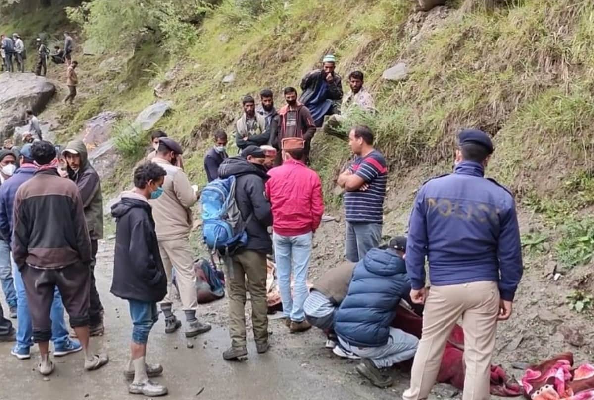 flash flood in Lahaul spiti Himachal Pradesh seven bodies recovres rescue operation by ITBP BRO and Police