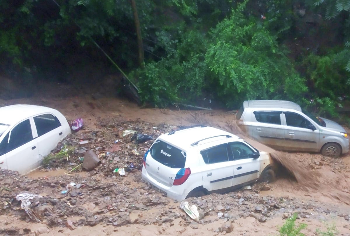 flash flood cloudburst himachal news: flash flood in lahaul spiti eight death cloudburst in kullu kinnaur seven people missing