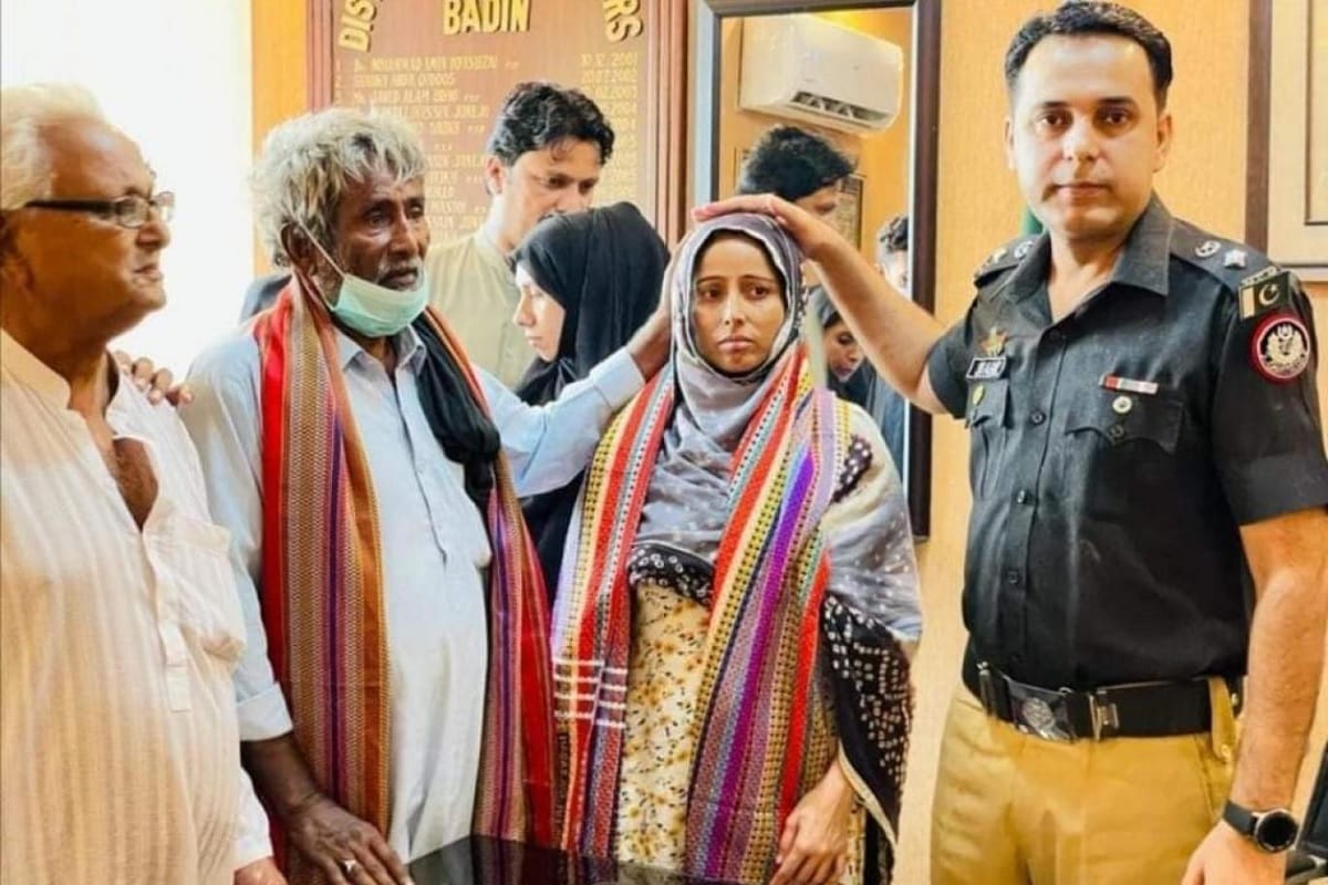 Pakistan Hindu girl Reena Meghwar rakhi brother kidnapped her and forcibly marries news in Hindi