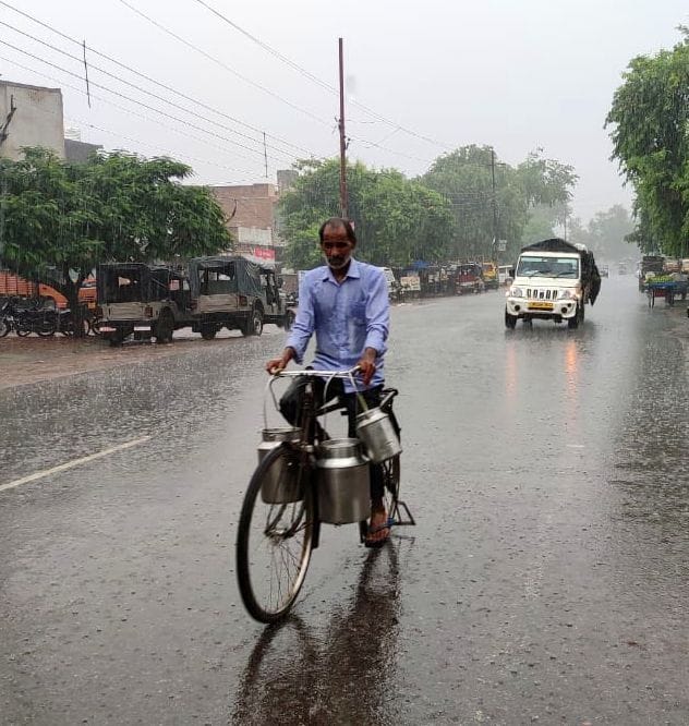 Water level of Mandakini and Bardaha increased due to heavy rain