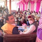 जनसभा में चेतन बरागटा और स्वास्थ्य मंत्री डॉ. राजीव सैजल।