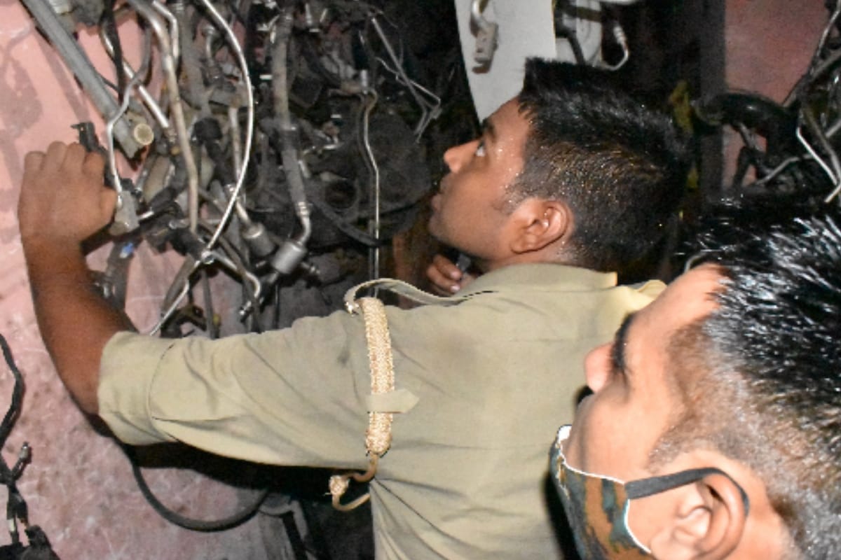 Meerut Police in Action: scrap traders ran after police raid in Sotiganj Meerut, many godown sealed