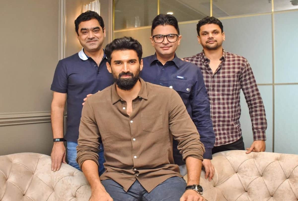 Aditya roy Kapoor replaced Sidharth malhotra in hindi remake of Arun Vijay tamil hit Thadam