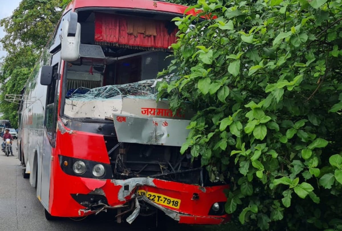 ARTO pravartan filed a FIR in Barabanki bus accident.