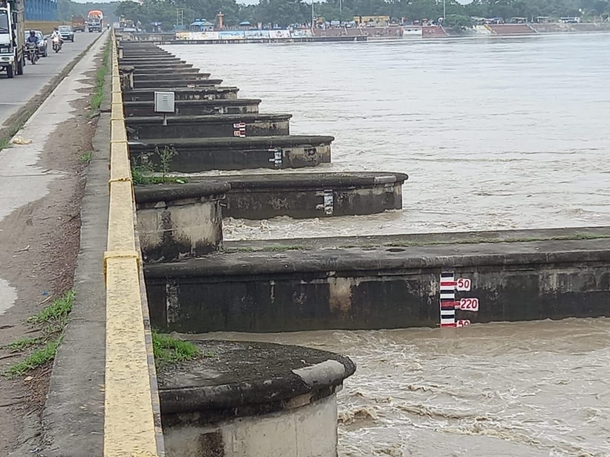 The water level of the Ganges rising due to the rain on the mountains