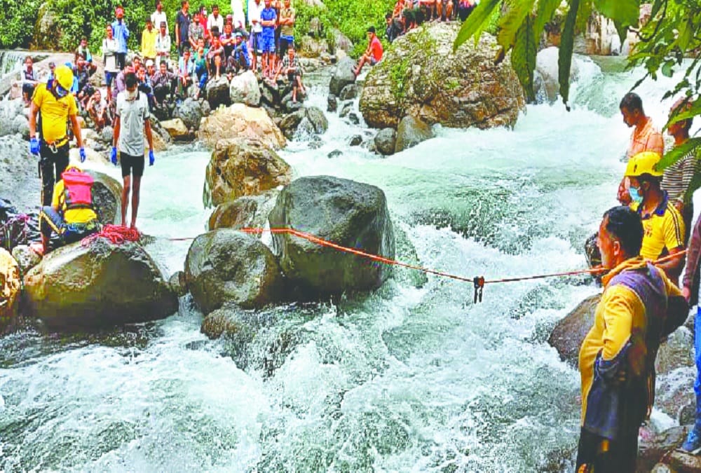 Uttarakhand weather News: Many Roads closed in Kumaon and rivers overflow