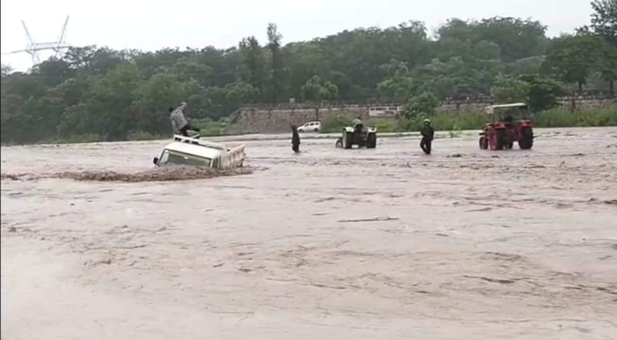 Bean river in spate due to rain lost contact of two dozen villages