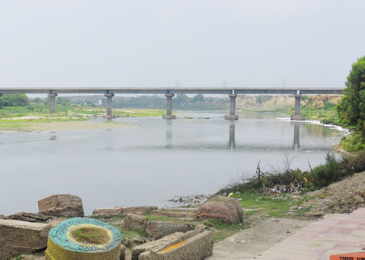 Alert on the information of death of fish in the rivers of neighboring district