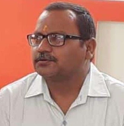 Hathras: Teacher dies after falling from the roof