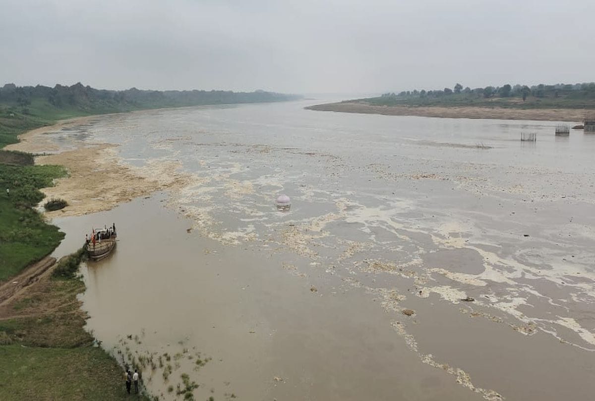Flood In Agra Chambal And Yamuna River Warning To Villagers