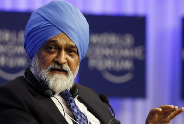 Montek Singh Ahluwalia has submitted his final report to Punjab government to overcome the economic downturn 