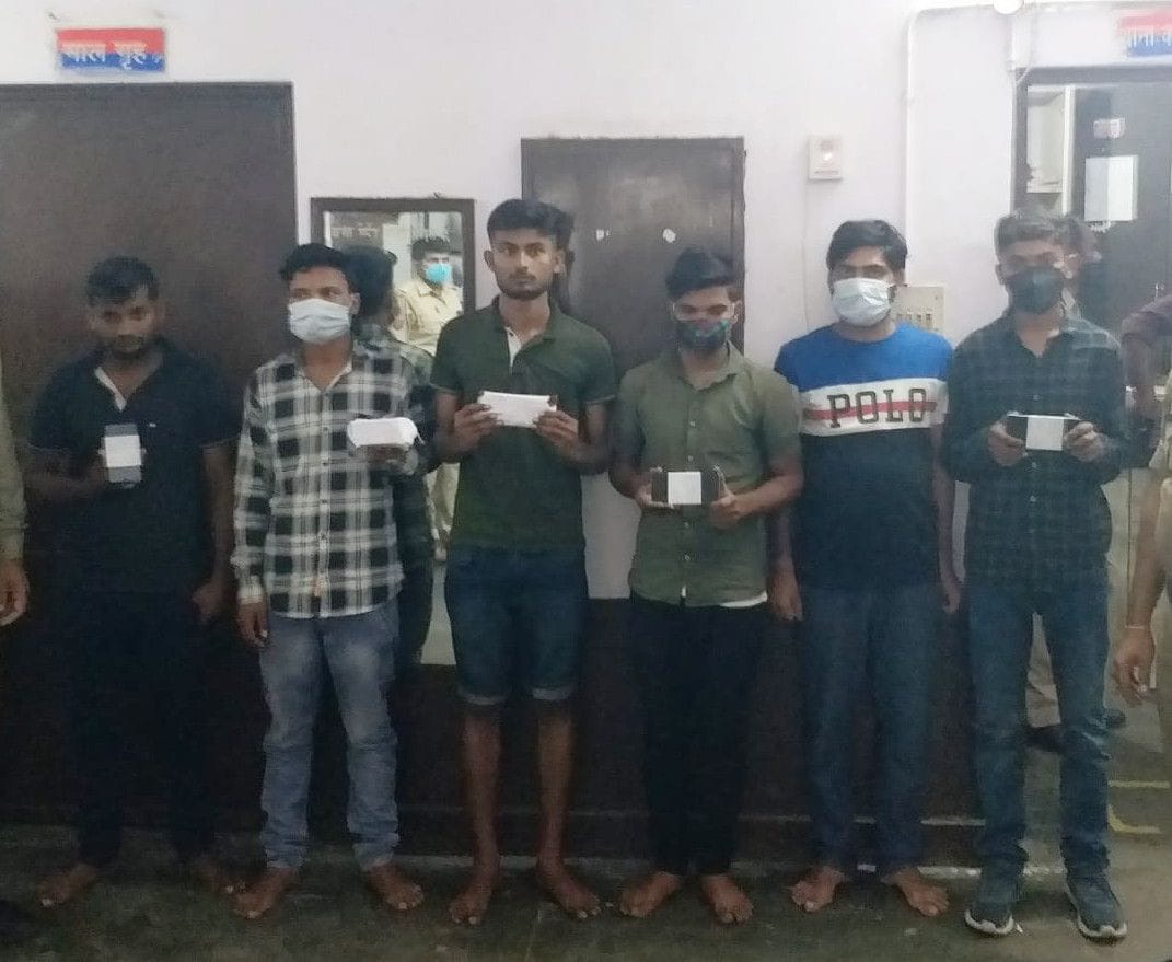 6 arrested for cash withdrawal gang by hacking atm