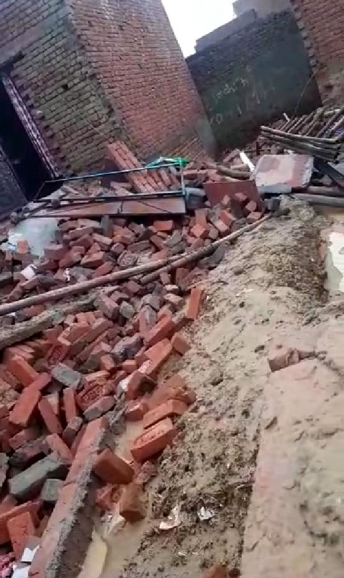 Wall fell in islamnagar