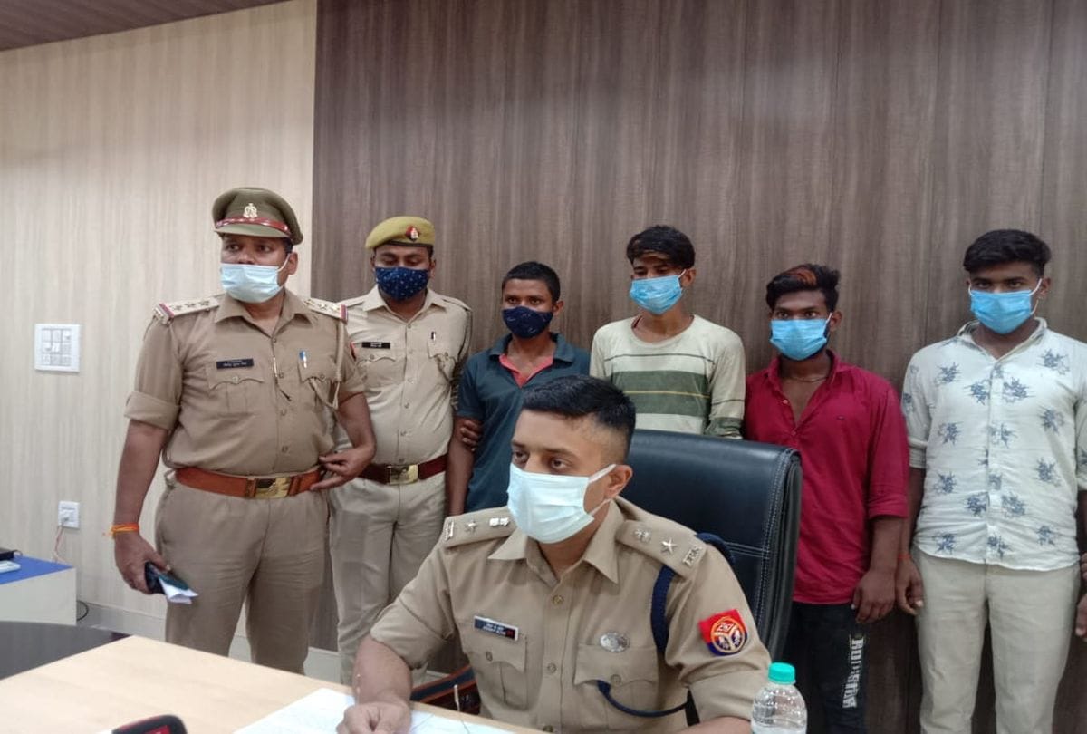 Auto Loot Gang Arrests By Kasganj Police