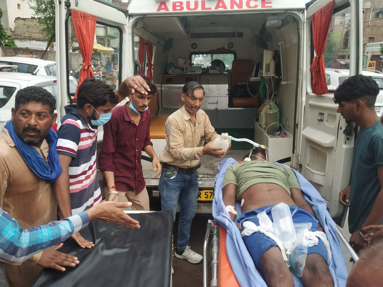 One person died due to gas emanating from the tank, the condition of four people is critical